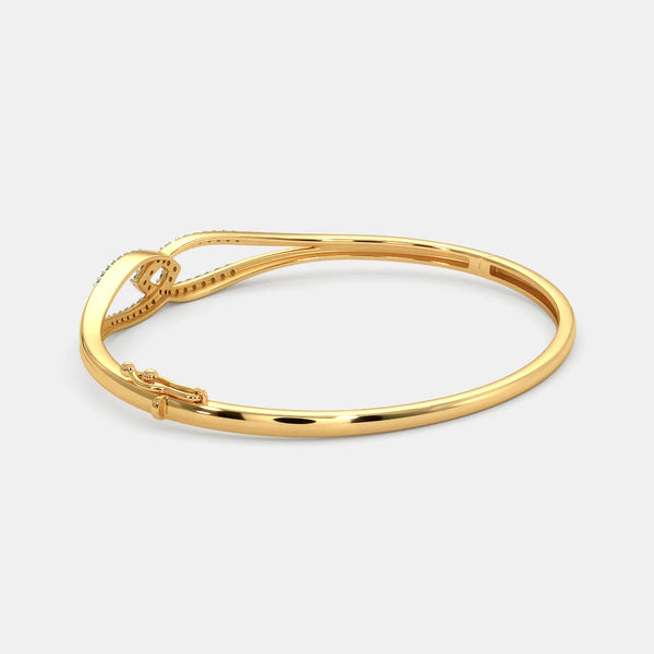 The Estrella Oval Bangle