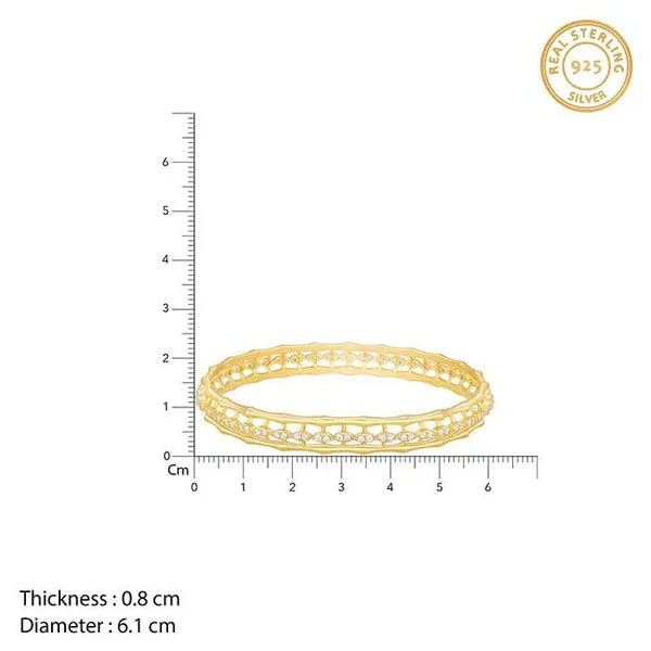 Gold bangle bracelet dimensions: 0.8 cm thick, 6.1 cm diameter