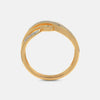 Gold ring with diamond pavé edge and scalloped top setting