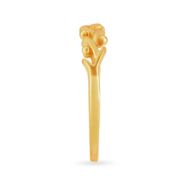 Entrancing Leaf Pattern Gold Finger Ring - Aggarwal jewels