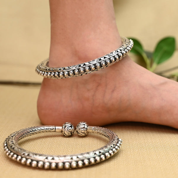Silver Kada Payal with Attractive Traditional Style