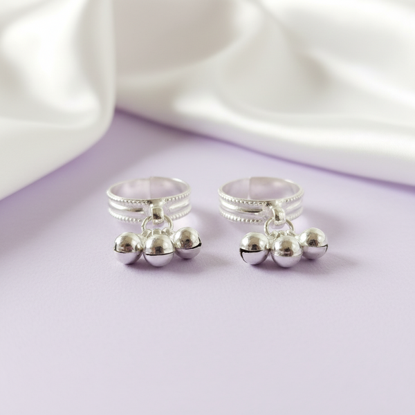 Plain Silver Toe Ring(Bichiya) with Hanging Ghungroo